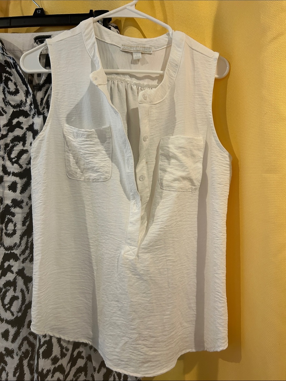 Sleeveless Button-Front Camisole Tank Top - White